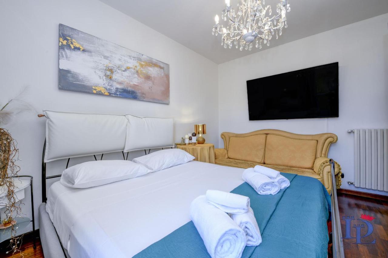 Desenzanoloft Official Partner Marriott Homes & Villas - Luxury Suite With Jacuzzi And Garden Desenzano del Garda Exteriör bild