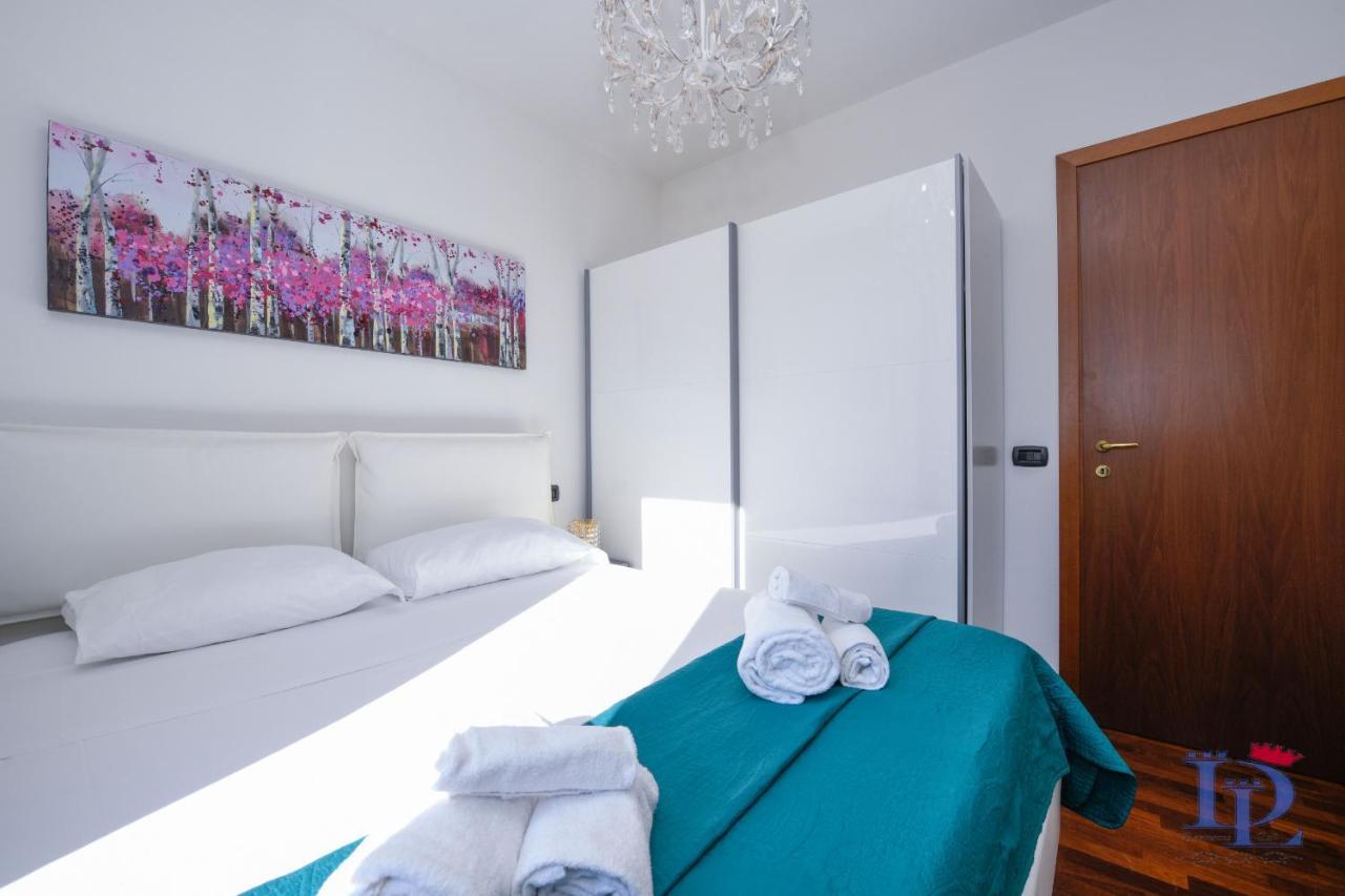 Desenzanoloft Official Partner Marriott Homes & Villas - Luxury Suite With Jacuzzi And Garden Desenzano del Garda Exteriör bild