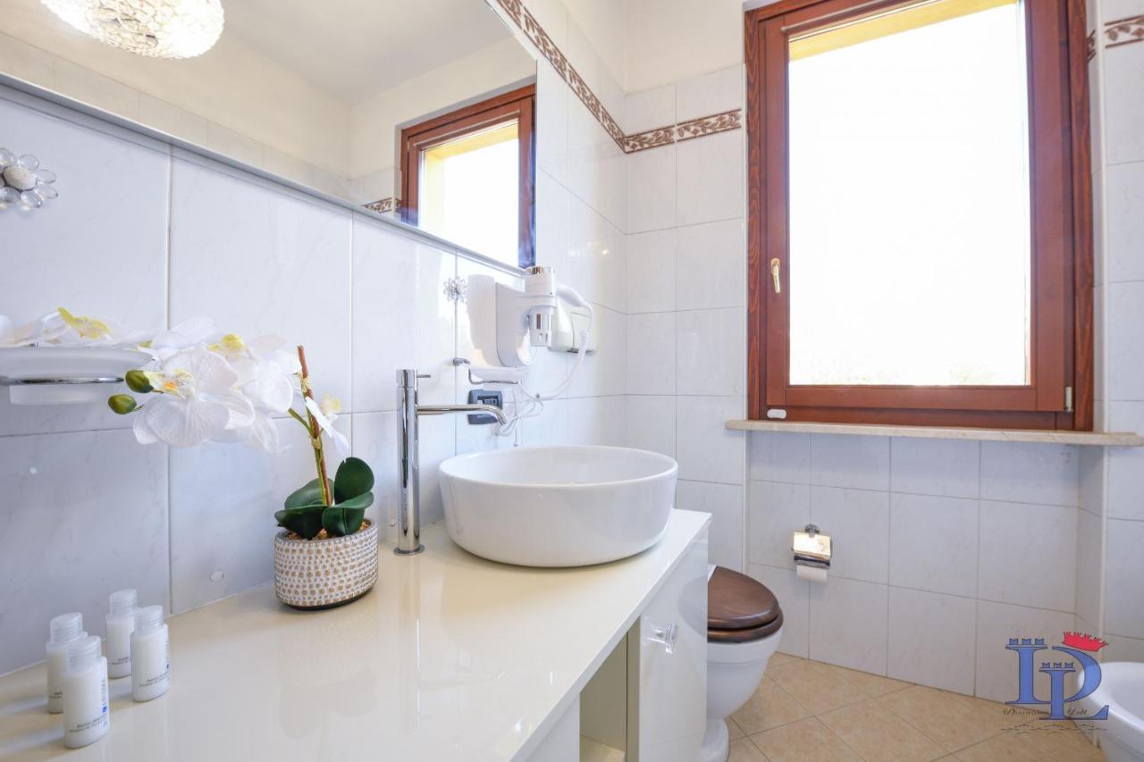 Desenzanoloft Official Partner Marriott Homes & Villas - Luxury Suite With Jacuzzi And Garden Desenzano del Garda Exteriör bild