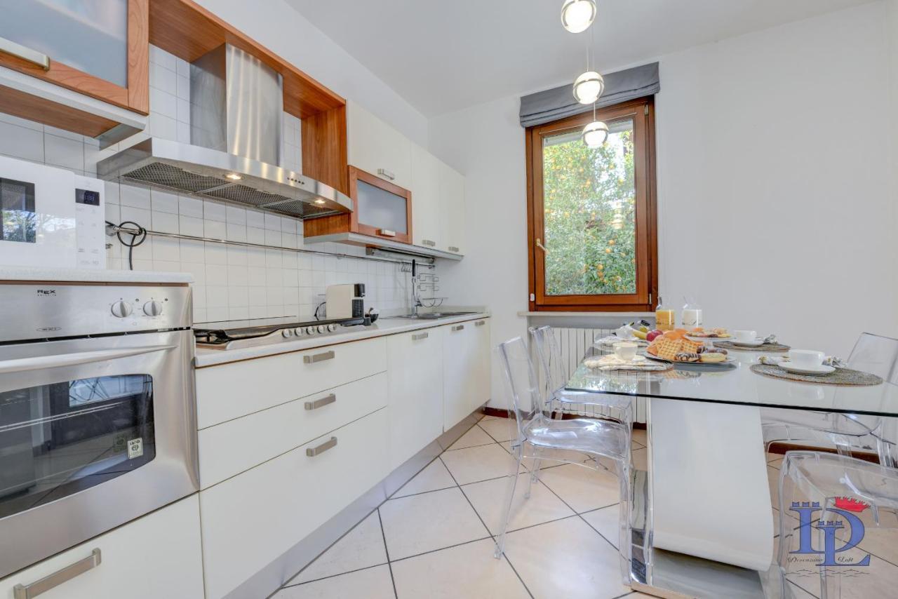 Desenzanoloft Official Partner Marriott Homes & Villas - Luxury Suite With Jacuzzi And Garden Desenzano del Garda Exteriör bild